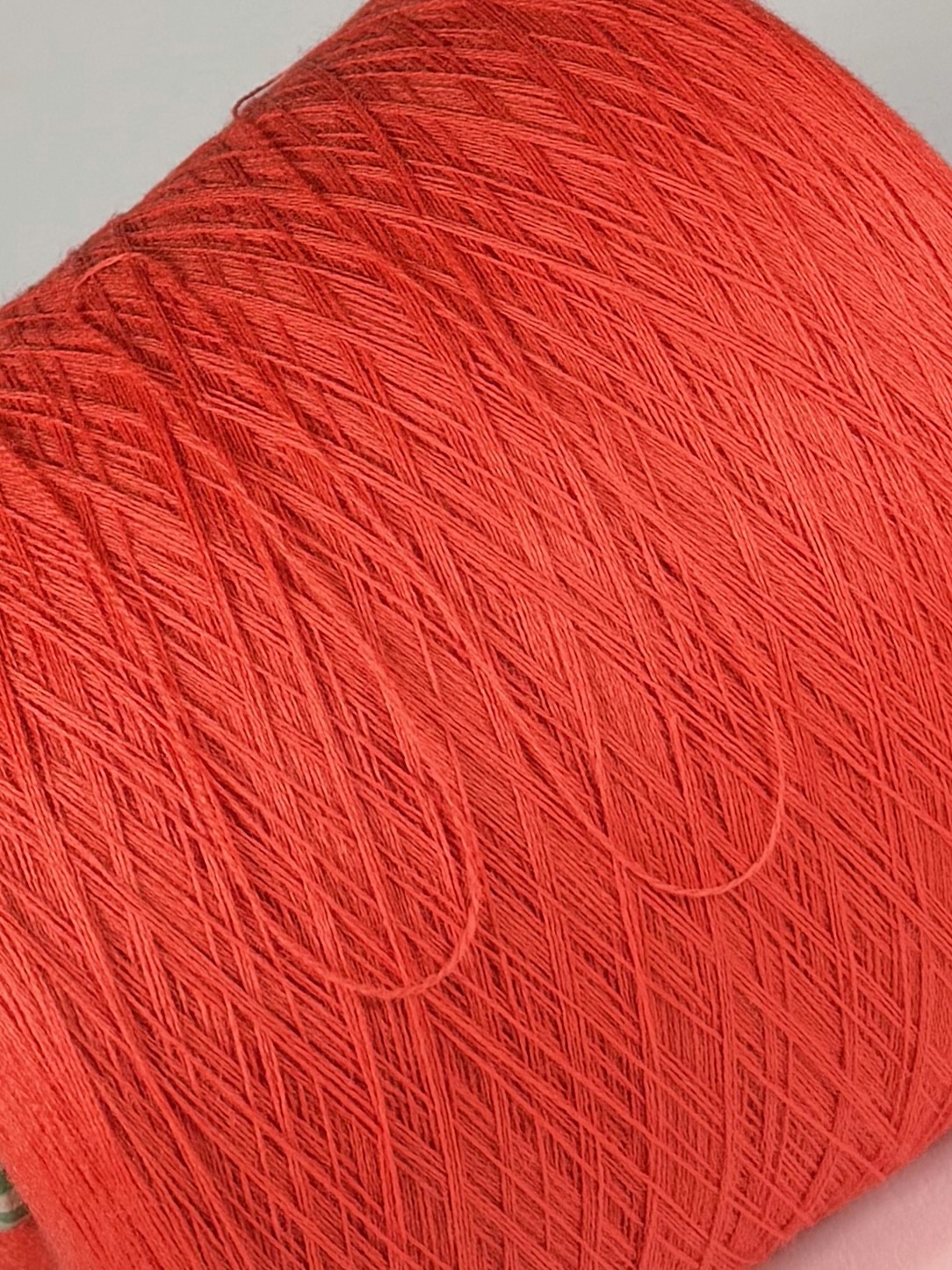 E. Miroglio Alice 2/28 gekämmtes Extra Fine Merinogarn Koralle 2R4